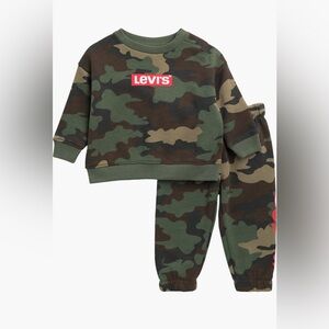 Levi’s Baby Boy Sweatshirt and Jogger Set in Cypress Camo| Size: 12 months